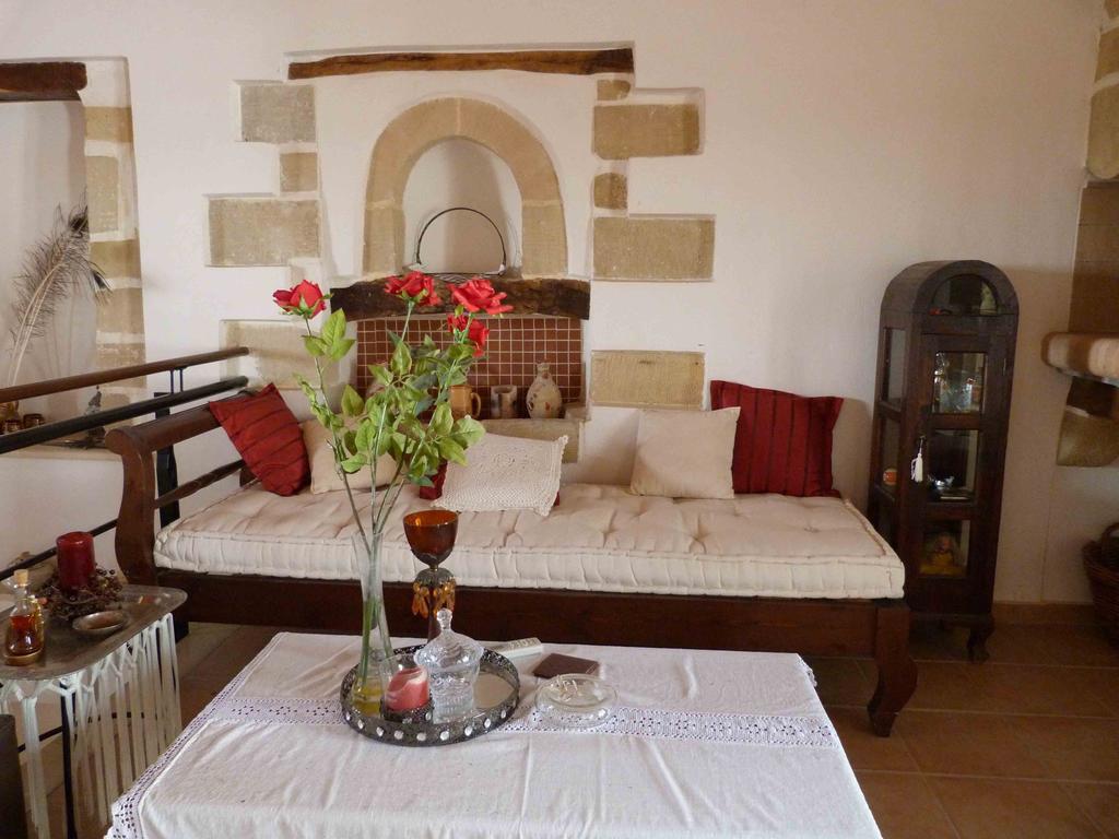 The Garden Villas Maleme  Room photo