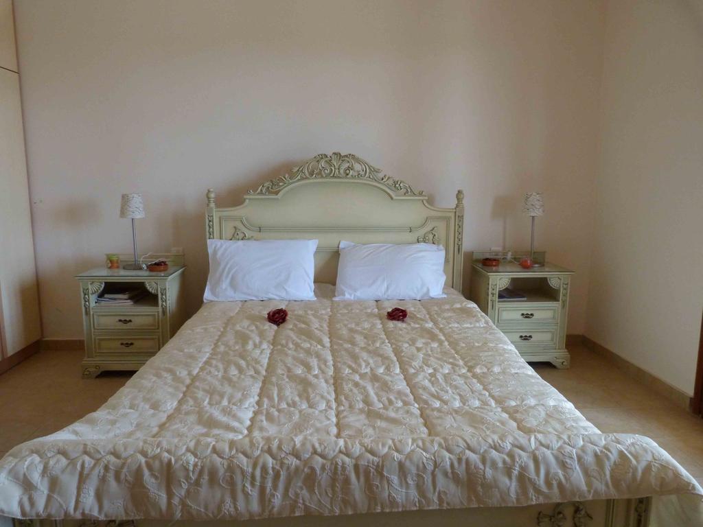 The Garden Villas Maleme  Room photo