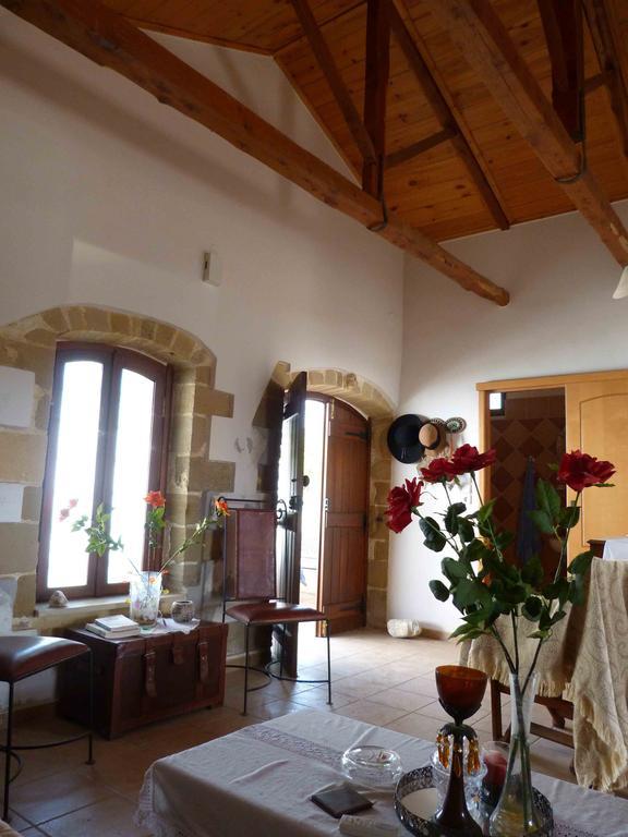 The Garden Villas Maleme  Room photo