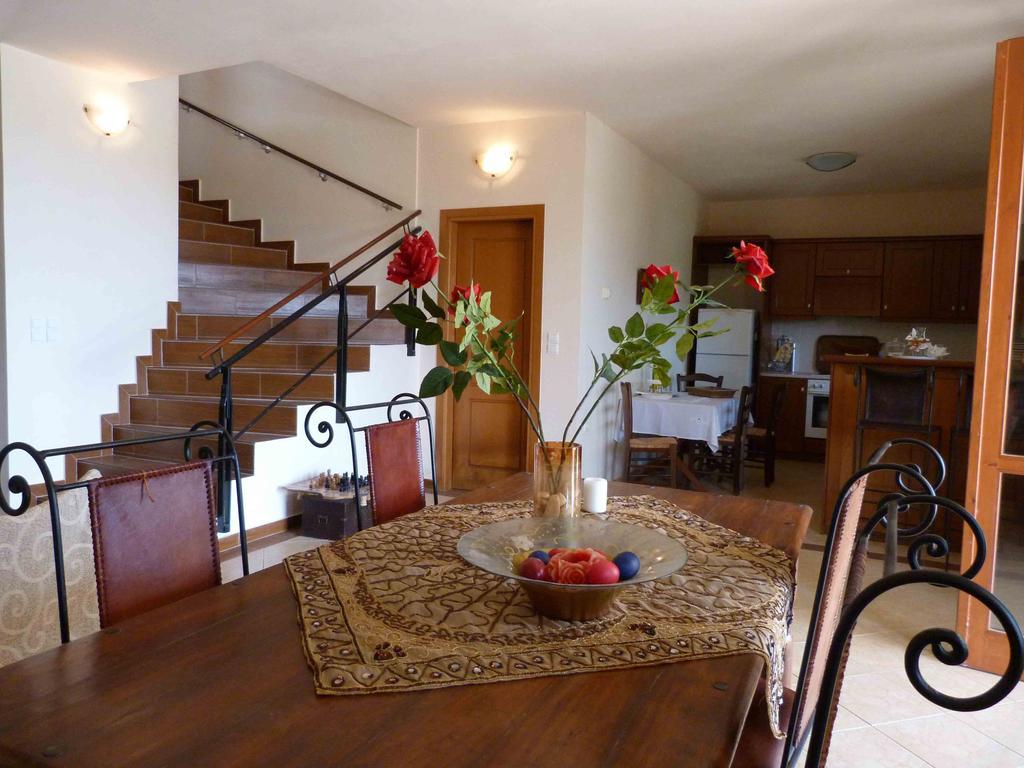 The Garden Villas Maleme  Room photo