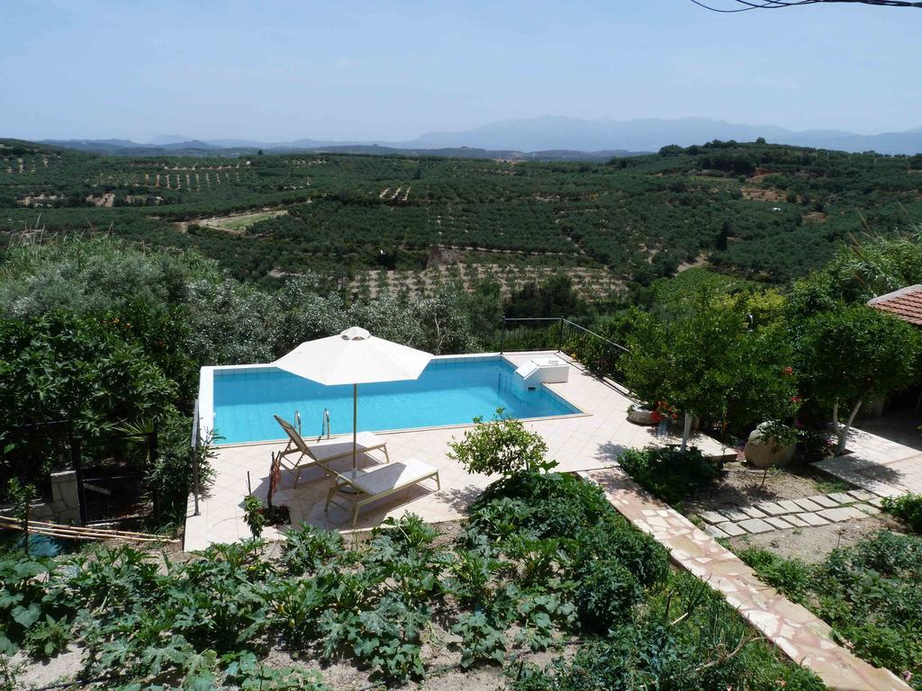 The Garden Villas Maleme  Room photo