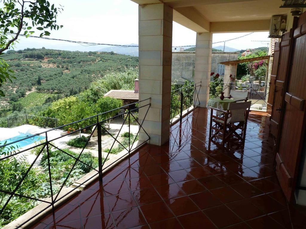 The Garden Villas Maleme  Room photo